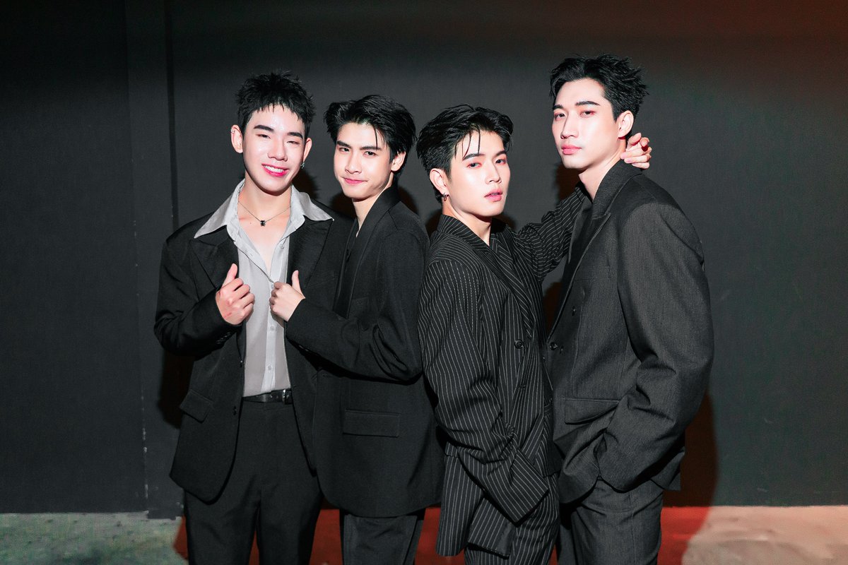 Blue and Co. tweet media