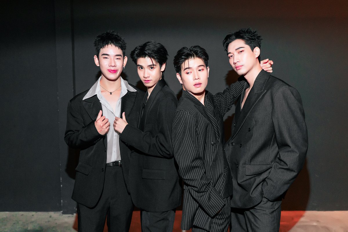 Blue and Co. tweet media