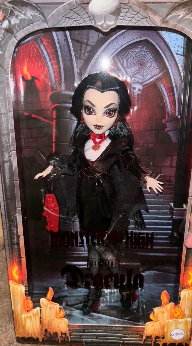 Buhtim_tg's tweet photo. First IRL Pictures of Monster High Universal Monsters Dracula doll (2026) https://t.co/WS6NkVeW8x