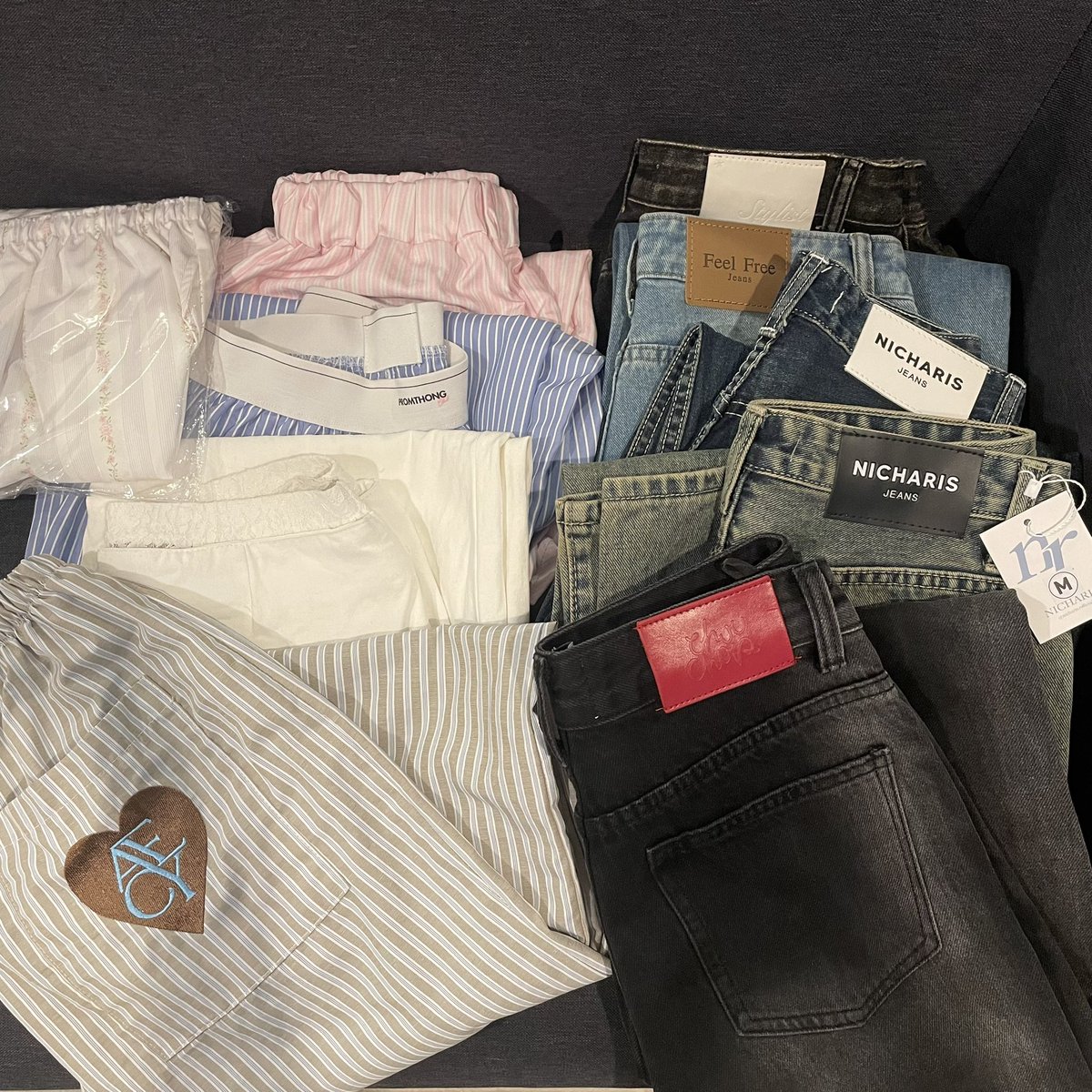 เสื้อก็ขาย สอนพิเศษก็ด้วย tweet media