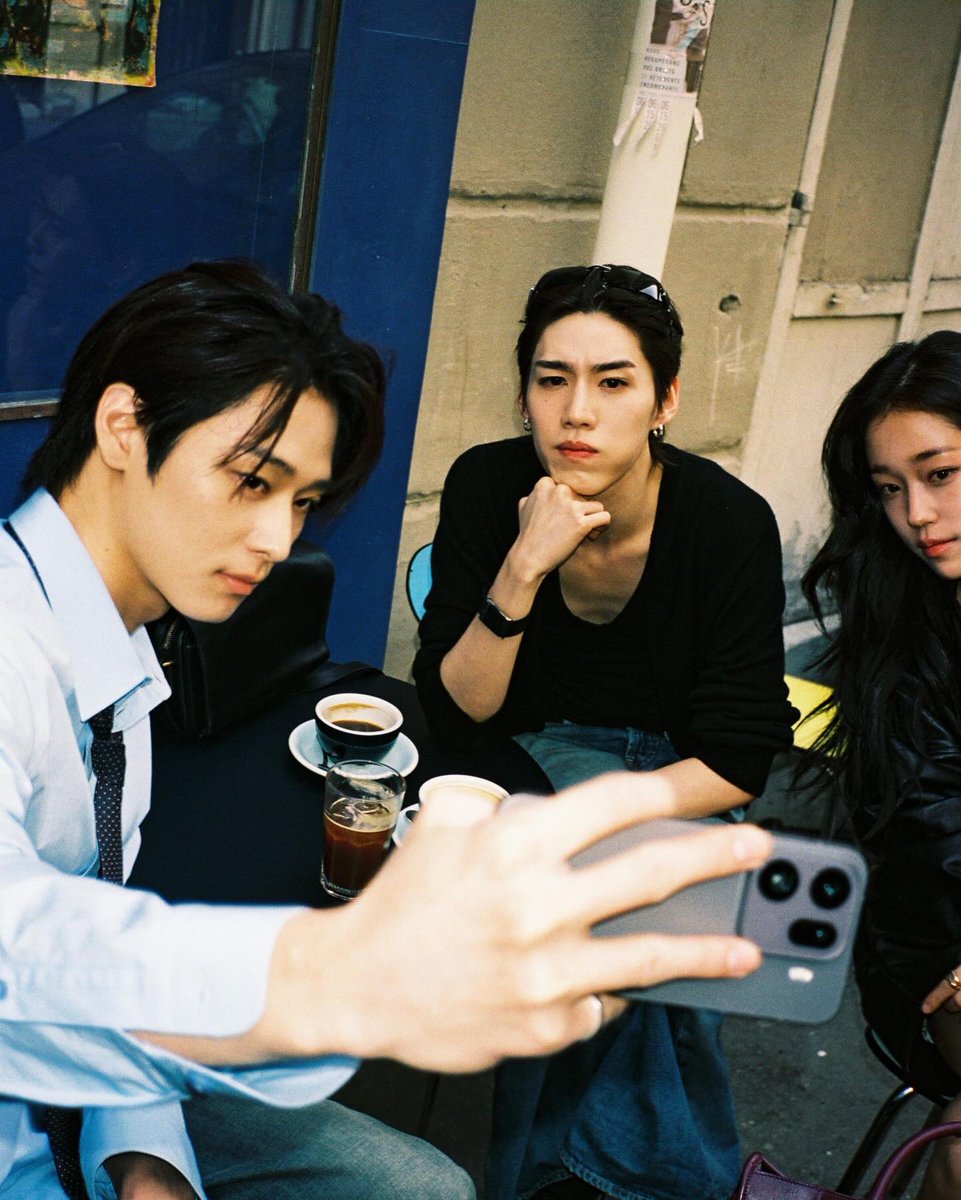 dailyljy's tweet photo. juyeon on photographer gunn kochapanya’s instagram with pp krit and roh yoonseo 📸

JUYEON FOR BALENCIAGA PFW
#JUYEONxBalenciaga
#JUYEON #주연 #더보이즈 https://t.co/ZH9hexshnR