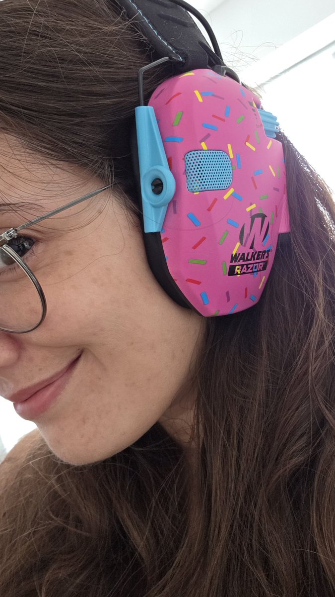 tina 🛁 tweet media