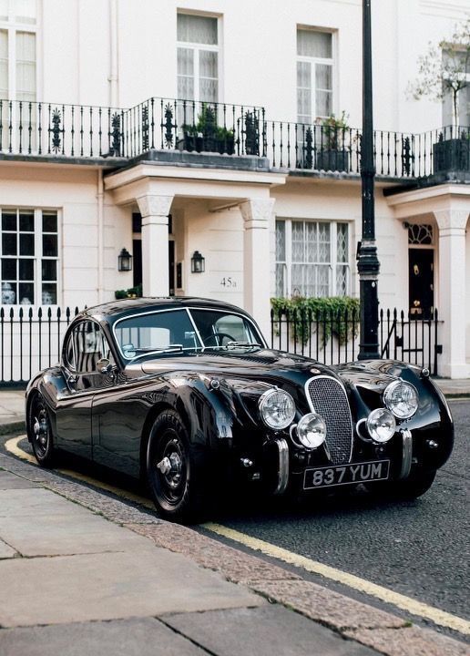Retromania4ever's tweet photo. 🇬🇧 1951 #Jaguar XK120 Fixed Head Coupé (FHC) https://t.co/u719bmdUpa