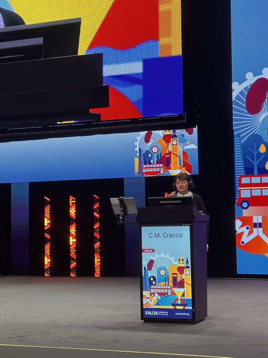 trwherrmann's tweet photo. @CraccoCecilia at @Uroweb #EAU26 on #ERBT with laser around the ureteral orifice. Nice demo. Hemostasis provides excellent control of surgery @scoffonecesare https://t.co/gbyEY8L8XK