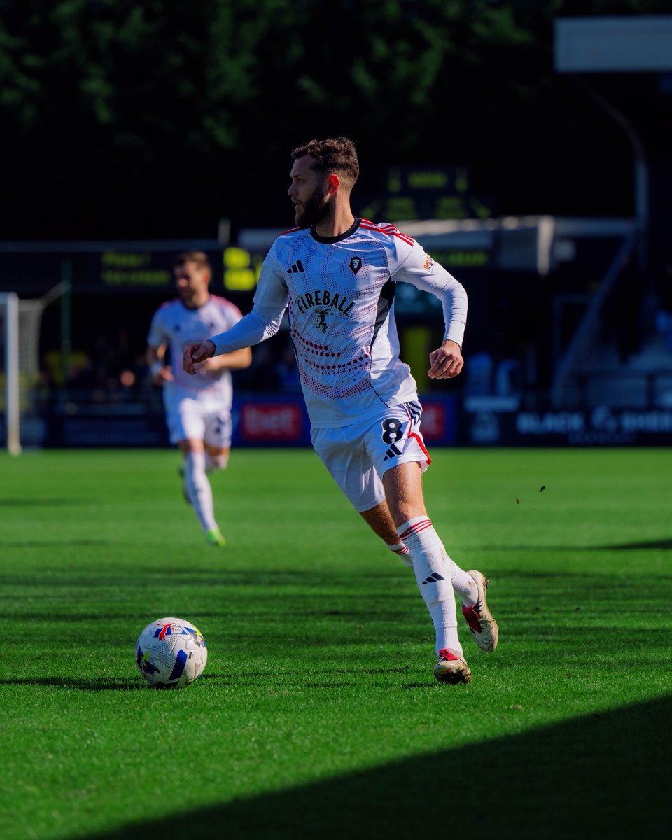 SalfordCityFC's tweet photo. Pushing for an opener 💪
#HRGSAL https://t.co/2CkitEyGiv