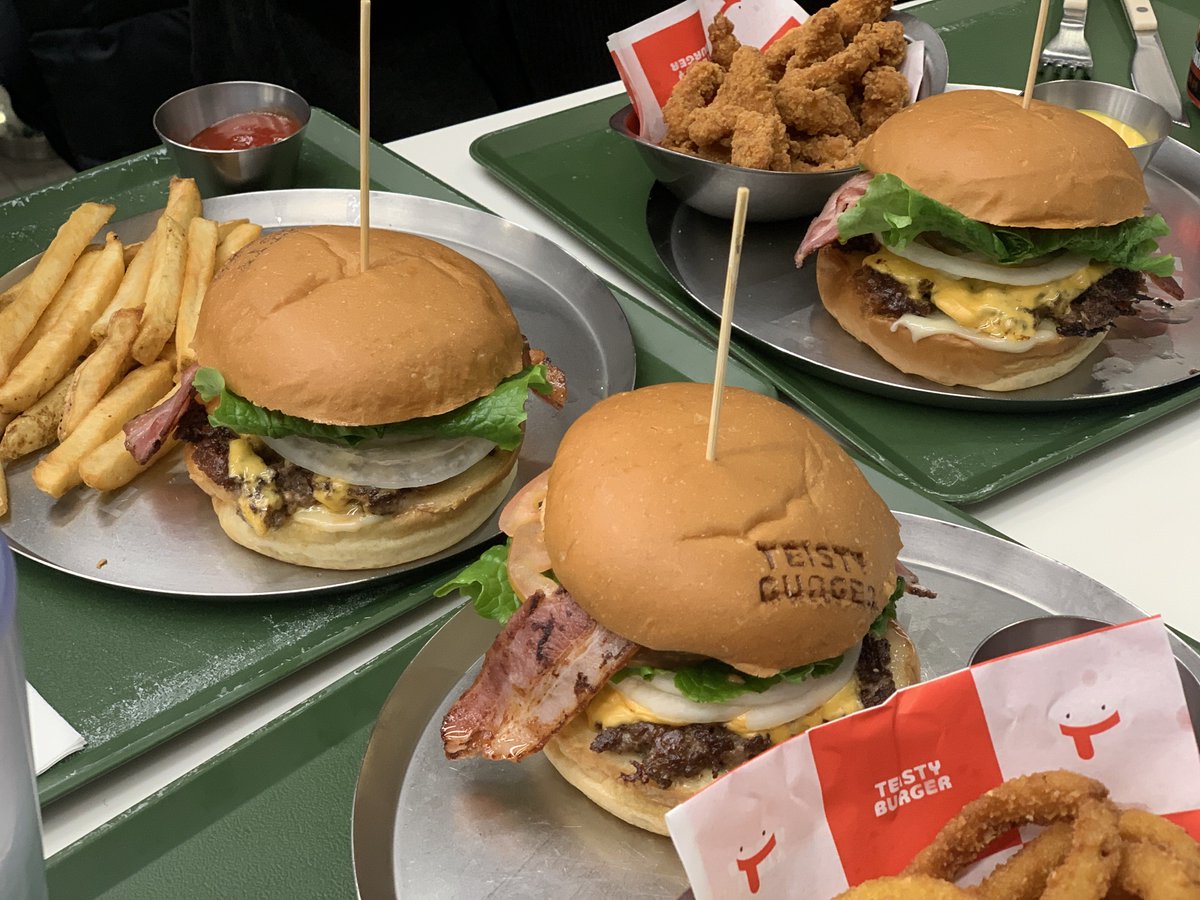 ba_jamong's tweet photo. 🍔🍔🍔테이씨햄부기마싓고재믜있었다💛
사진태그가안되는@2LifePoint 도함께 https://t.co/EJD5lwLECn