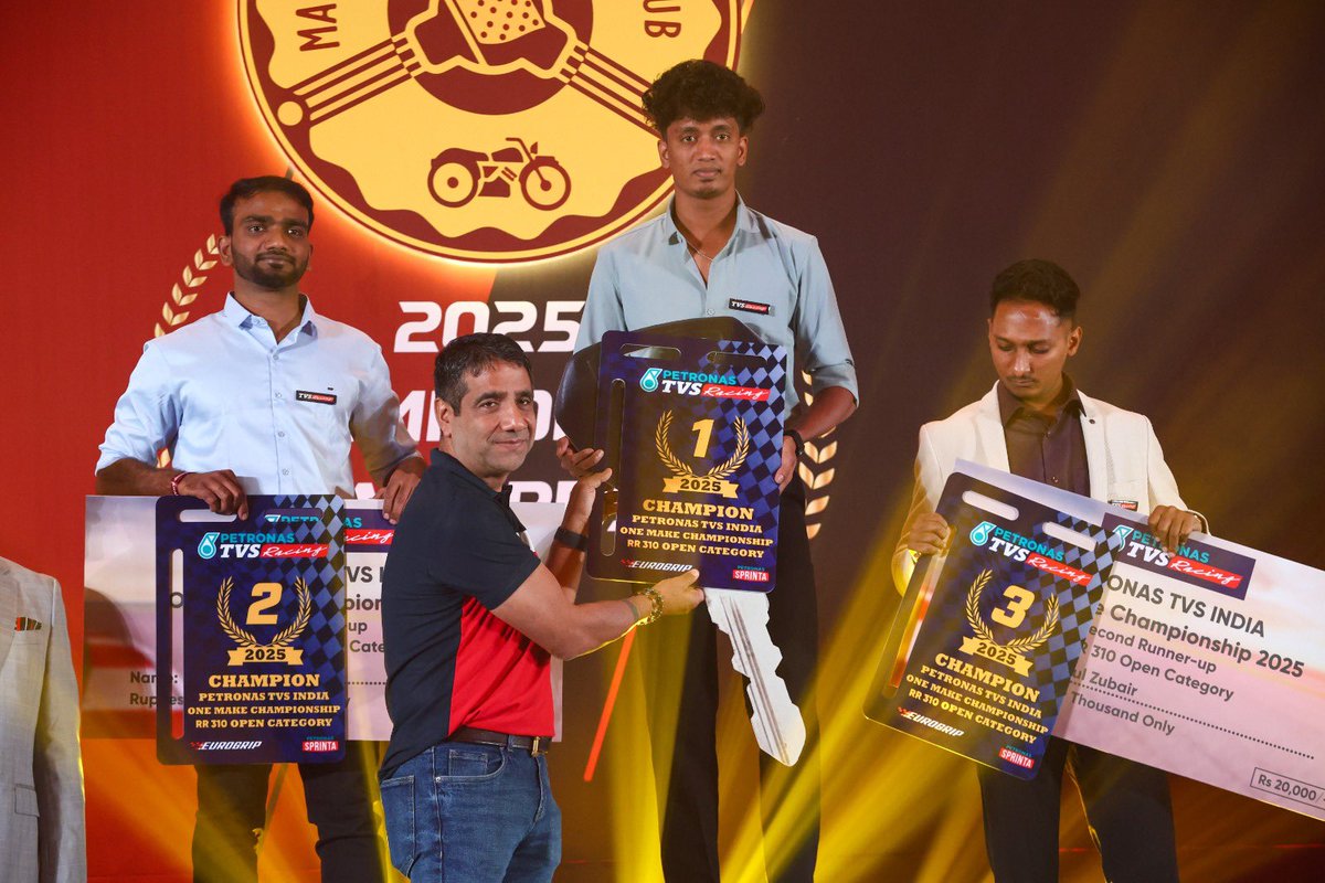 Vimalsumbly's tweet image. We don’t follow racing.
We build it. 

TVS Racing (2025 season) Won
- 8/9 National Championships
- Pro Stock 200 + 300-400 dominance
- EV Racing Championship
3000+ riders trained

TVS Racing = Performance First

#TVSRacing #Apache #PerformanceFirst #IndianRacing