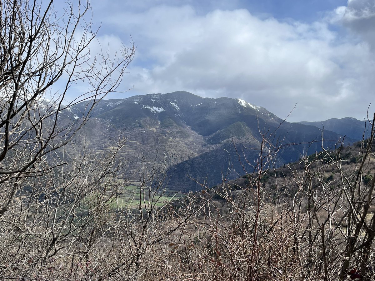 Strobe_Lightly's tweet photo. Bona tarda. Due to work commitments I was late out the traps today so I’m enjoying a gentle stroll above the Val d’Àneu. A few snow flurries around but nothing of substance. Looking south east towards Lo Calbo (2290m), tomorrow’s destination. Weather permitting.
#SlowPyrenees https://t.co/27noapGOLe
