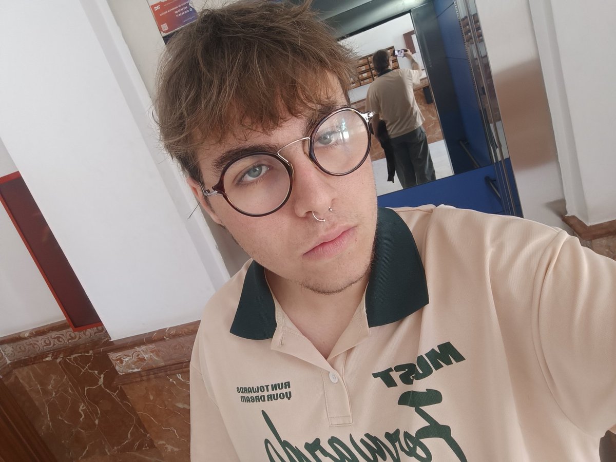 Red :D🔜Ibercon2026(COMMS OPEN!) tweet media