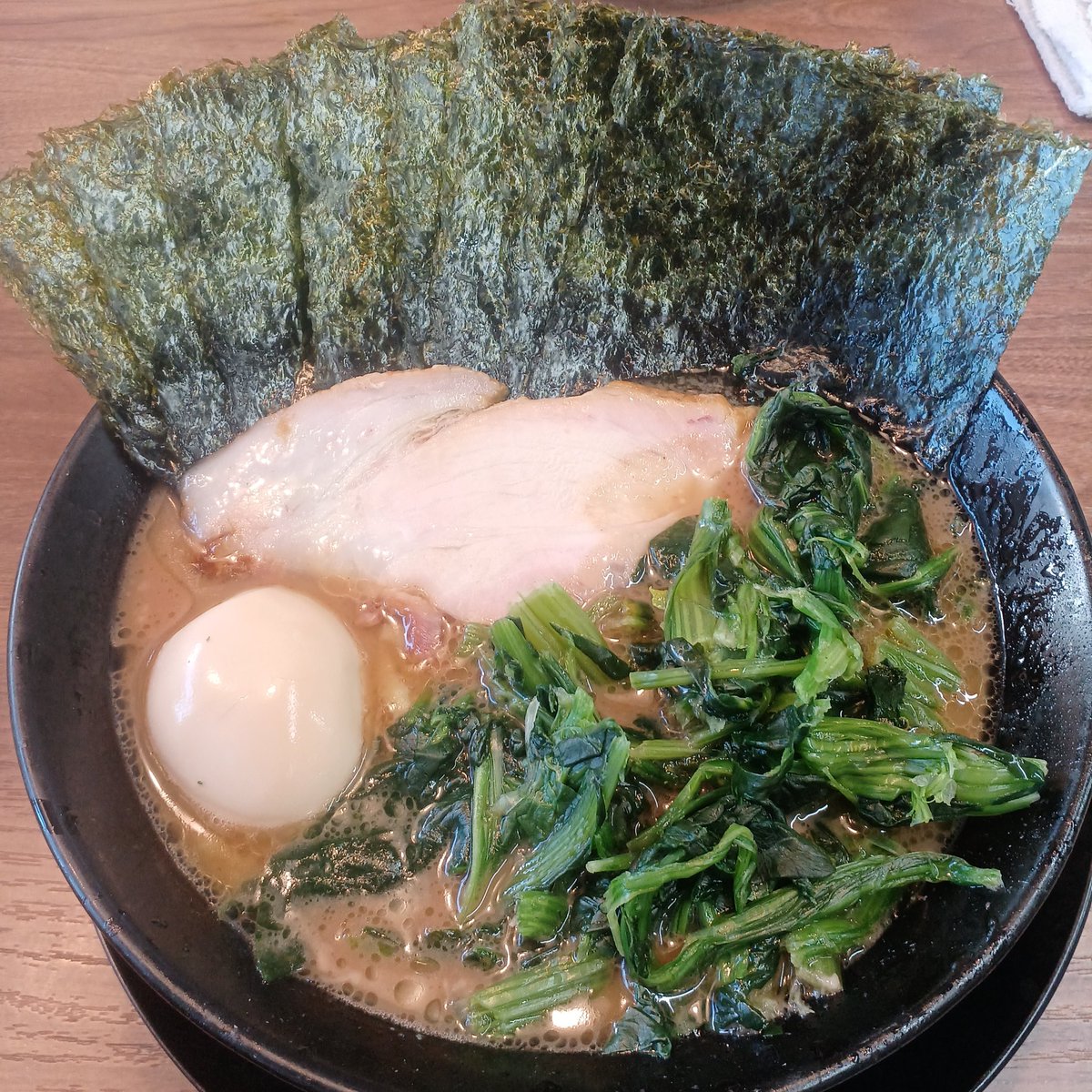 千葉に来たので

今回は

との丸屋🍜🍥✨️

安定の王道屋‼️

家系‼️

美味しゅうございました😆✨️

#王道家
#との丸屋
#ラーメンラリー