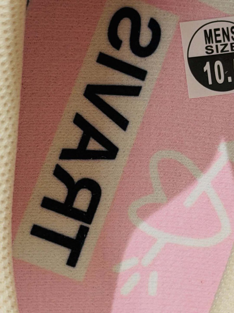 Travis Scott x Air Jordan 1 Low OG “Shy Pink” Releases May 22nd 💗

Details: bit.ly/4q6k8Qj