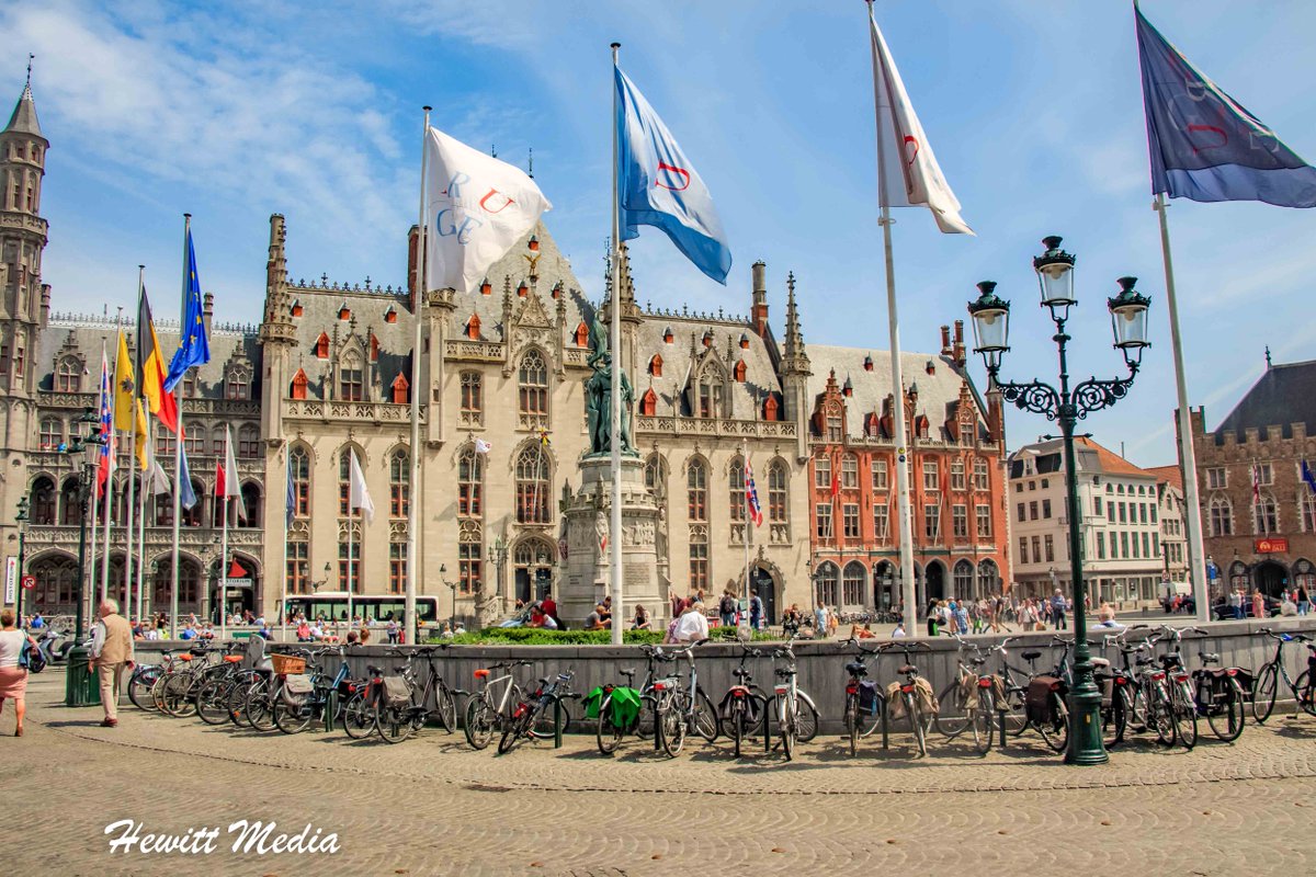 WanderLust1280's tweet image. Often referred to as the "Venice of the North", the city of Bruges and its beautiful canals and over 80 bridges are one of Europe's most breathtaking cities.  Learn more in my Complete Bruges, Belgium Visitor Guide.  wanderlustphotosblog.com/2020/06/23/the…

#Bruges #Belgium #VeniceOfTheNorth
