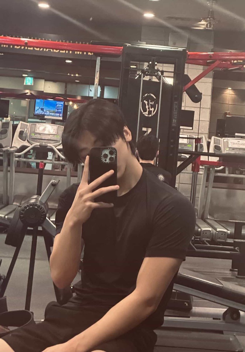 140326 hwaries update

🐈‍⬛ *send pic*
🐈‍⬛ 💪💪

#YANGDONGHWA #양동화