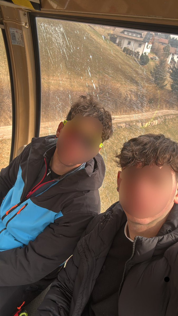 milan_master_'s tweet photo. a sciare da due giorni, con le stesse calze…
ieri in sauna più gente ci guardava ahaha

qualcuno ha voglia di provare a servire due alfa veri? in settimana a milano. 

#milan #cashmaster #cashslave #slave #master https://t.co/erZxX5AR8A