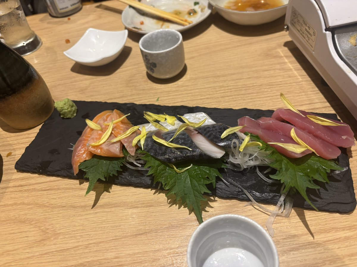 s1xAx's tweet photo. 誕生日前日にお祝いをしました。
日本酒の熱燗が予想以上にきつかったね https://t.co/U9s6JouC4P
