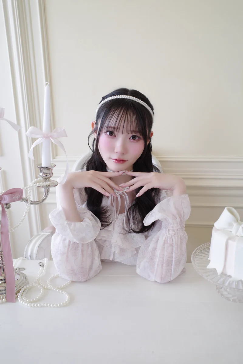 HDX67g_aMAguAQD?format=webp&