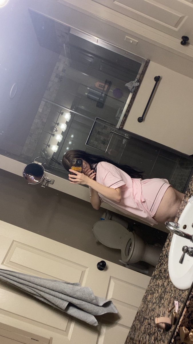 nympho_slutt's tweet photo. Hi I’m violet

- 20
- Switch
- Swingers
- Non-binary 
- Pansexual
- NSFW and BDSM
- Up to suggestions on what to post next
- Let me be your fantasy 🤭 https://t.co/CRGms3eMr5