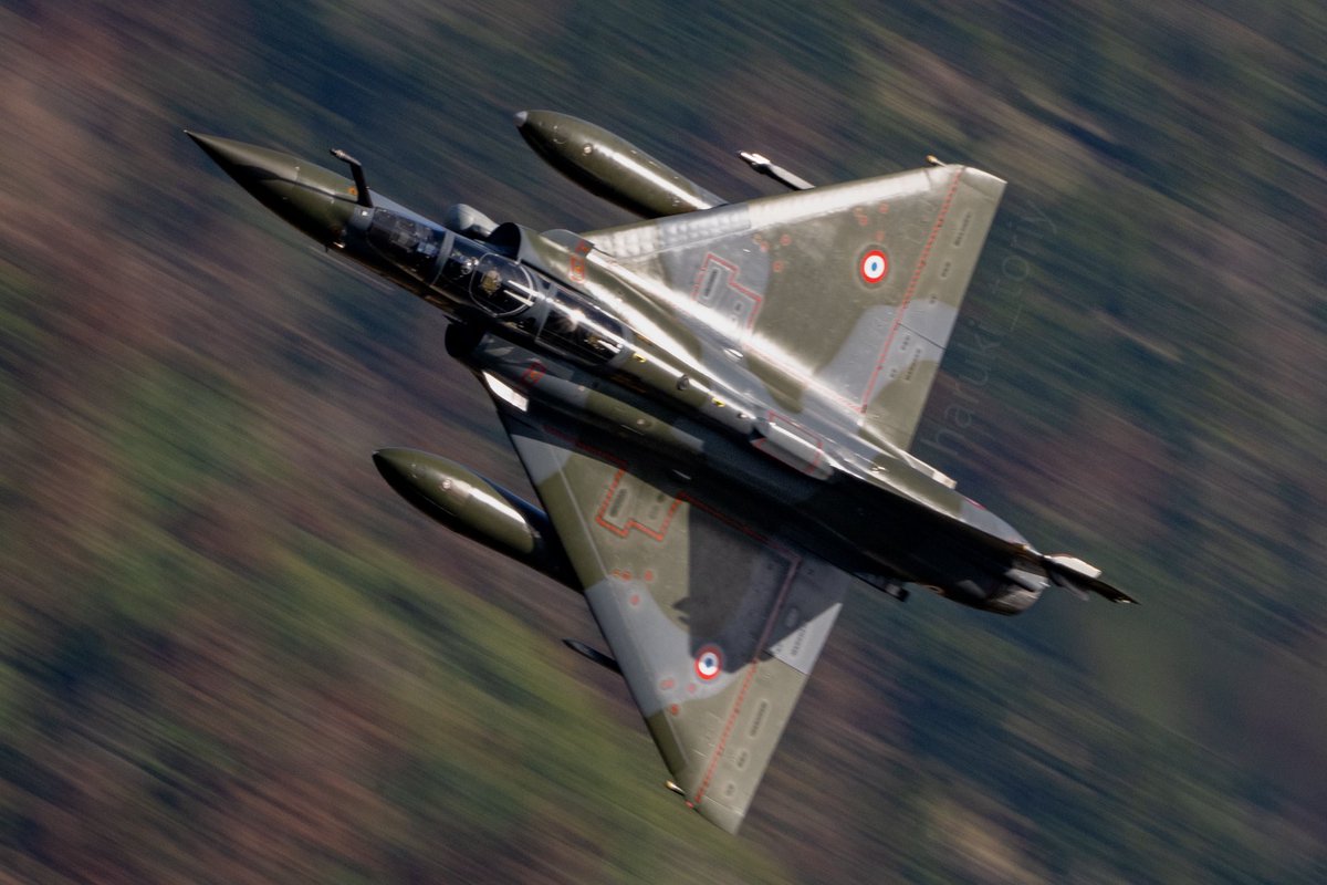 5  MAR '26
Achaea, Greece
Armée de l'air et de l'espace
Escadron de chasse 3/3 Ardennes
Mirage2000D

谷を高速で駆ける仏のミラージュ
文字通り幻かと思いました
 #Iniochos26