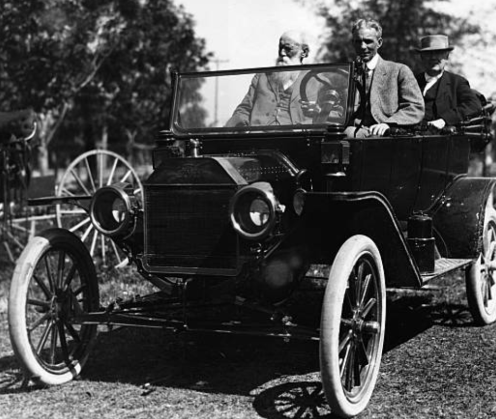 AEichorst47312's tweet photo. Henry Ford at the wheel of a Ford Model T, with John Burroughs and Thomas Edison in the backseat.
#history #photography #cars #knowledgeispower https://t.co/Eyj1KS9xZu