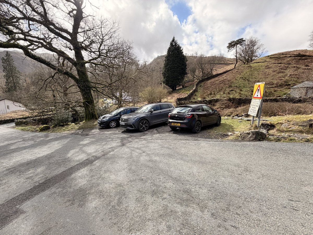 Nigeljdixon's tweet photo. @Allerdalepolice plenty asking for parking tickets today in Borrowdale 

1. Turning area - No parking 
2. Big blue sign tells you not to park 🤦🏻‍♂️
3. Entrance to hotel, granted its closed but still blocking access https://t.co/Y5dlTd5qq9