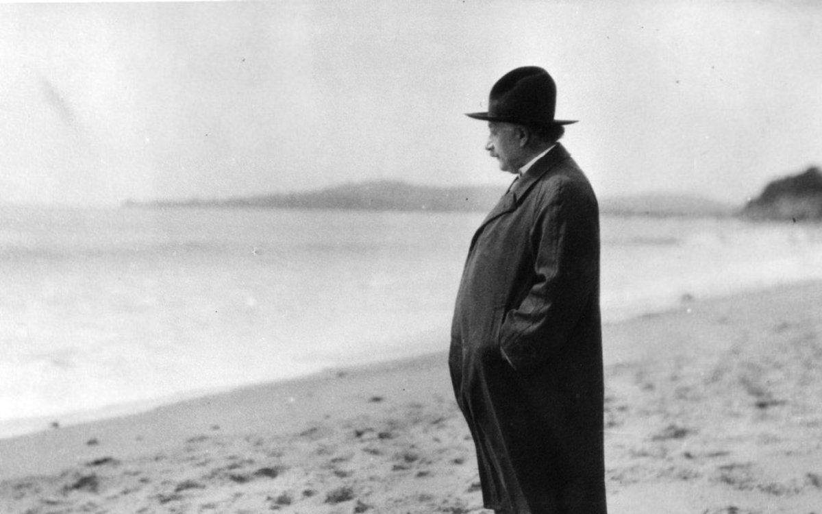 Naturalphilosy's tweet image. “Although I am a typical loner in my daily life, my awareness of belonging to the invisible community of those who strive for truth, beauty, and justice has prevented me from feelings of isolation.”

— Albert Einstein