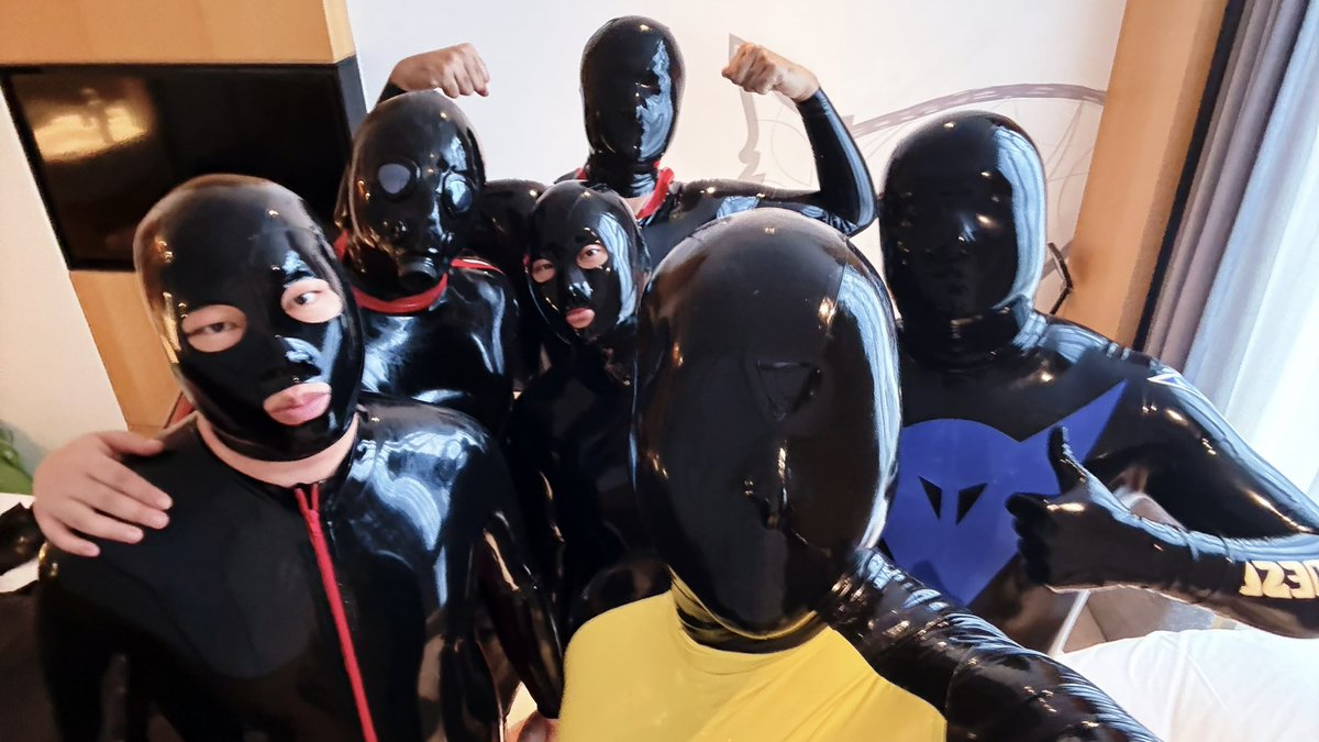 locked_gummybear tweet media