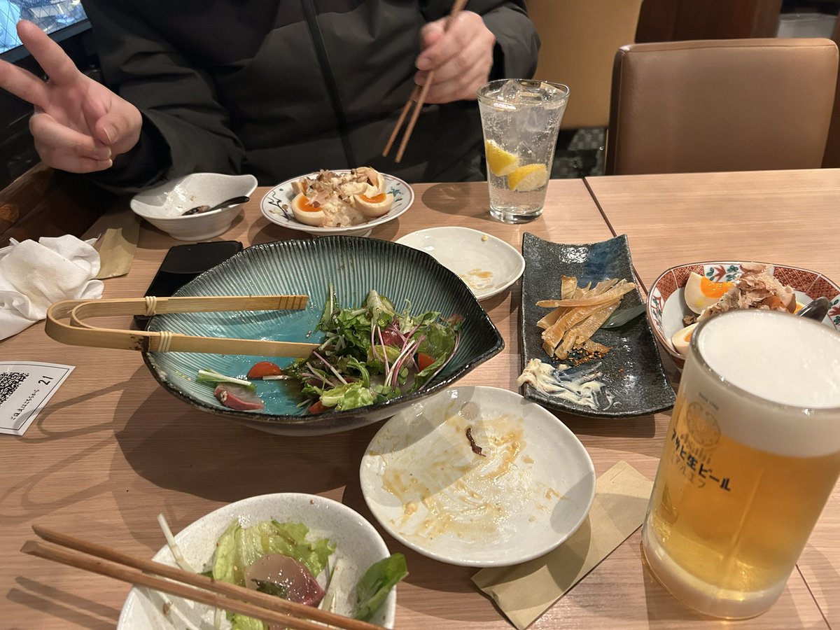 ECHO_echo323's tweet photo. 半年ぶりにリア友と飲みに行きました。
ビール2杯目でだいぶ酔ってきましたが私は元気です https://t.co/hp1VoAIVbd