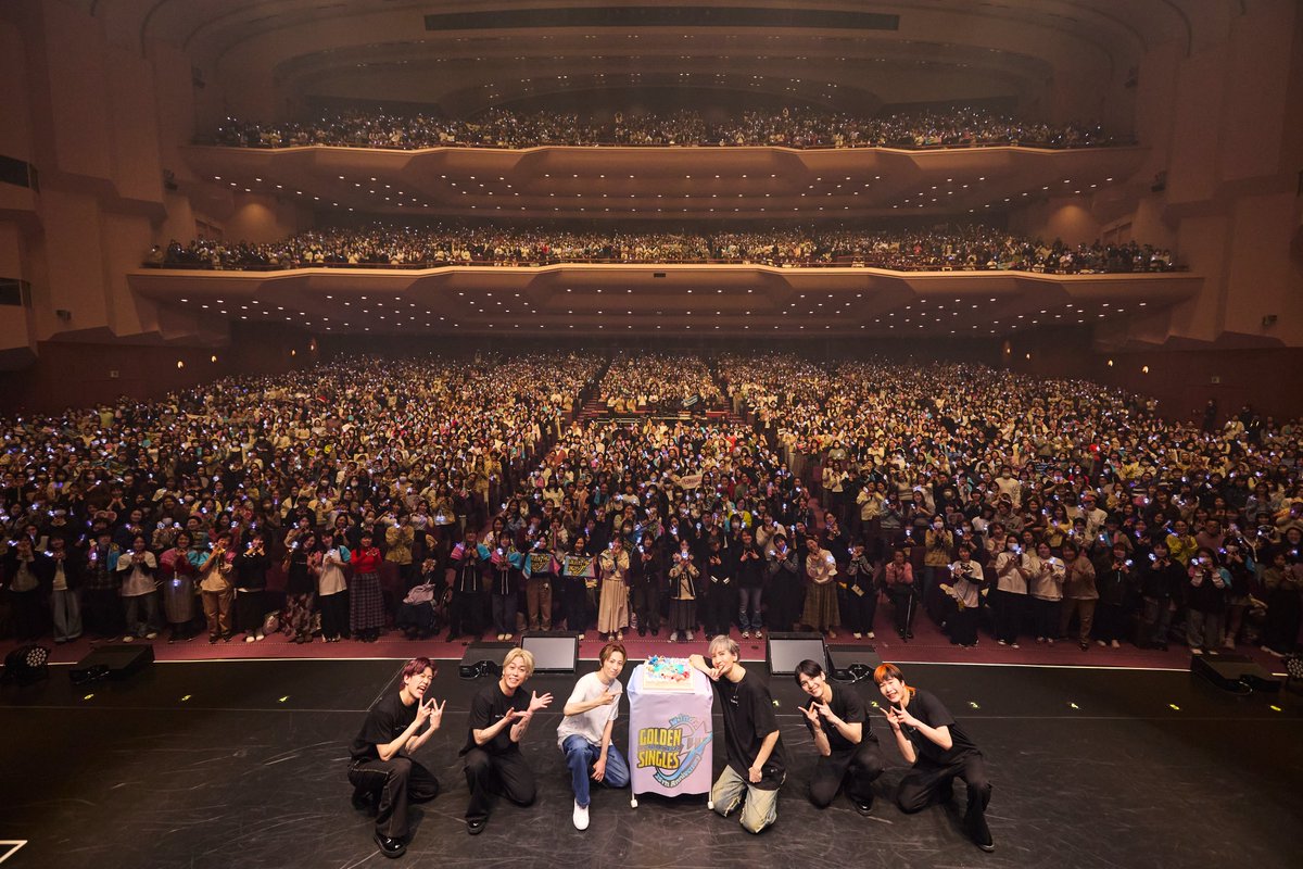 【#w_inds25thAnniversary】
🎂2026.3.14 w-inds.デビュー25周年🎂

本日、デビュー日となるこの日に
「#w_inds25th_GOLDENSINGLES」
初日公演が終演いたしました✨

会場にお越しくださった皆さま
いつも応援してくださる皆さま
本当にありがとうございます！

これから続くツアーをぜひお楽しみに！