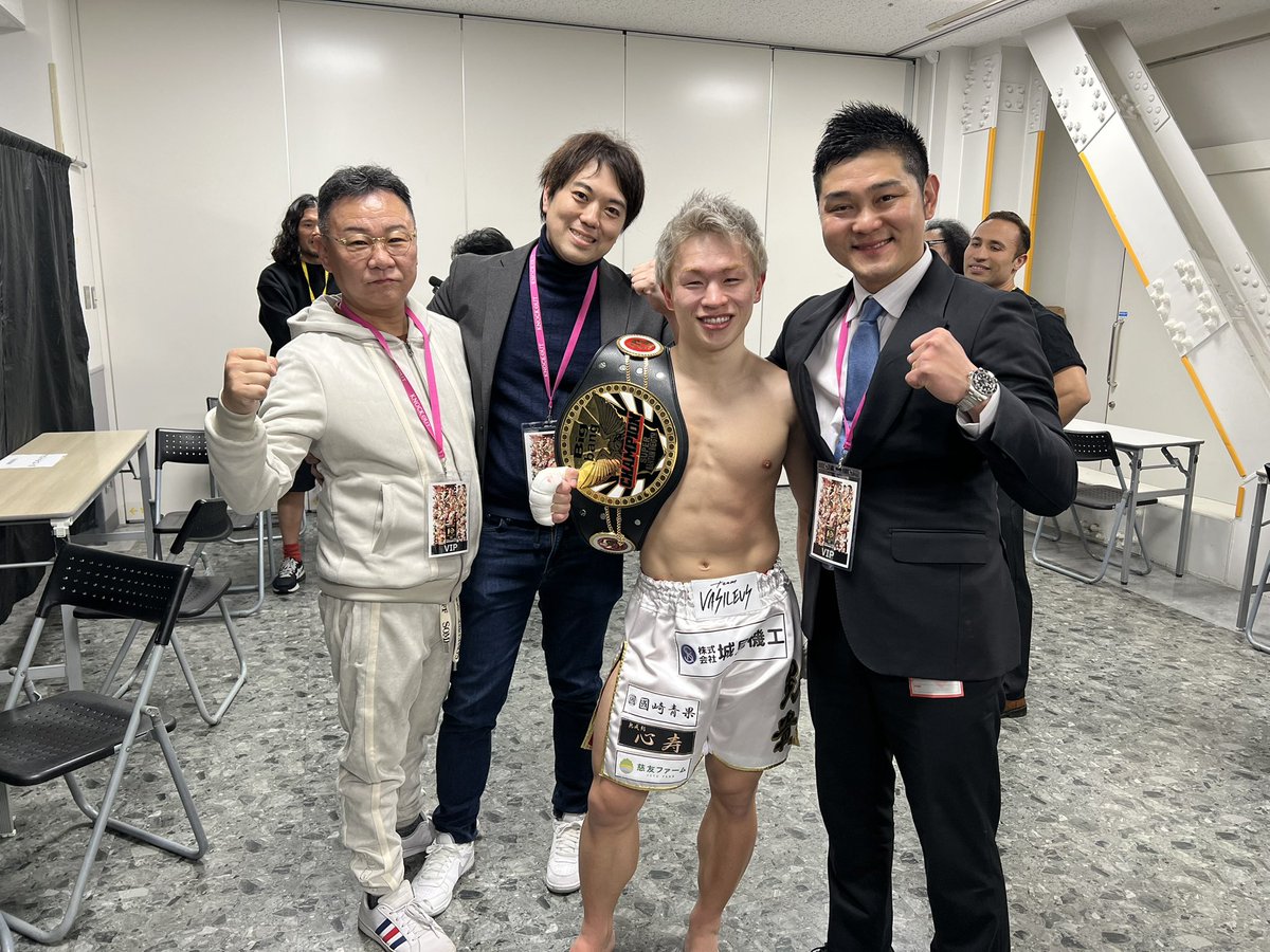 晃貴チャンピオン
1ラウンドKO勝利。

Bigbang王者として
圧倒的な強さを見せてくれました。

王者とは、
リングでその価値を証明する存在。

今日のKOは
まさにチャンピオンの勝ち方でした。

晃貴くん、おめでとう🤝

#Knockoutkb
#bigbang_kick
#Bigbangスーパーバンタム級王者
#キックボクシング