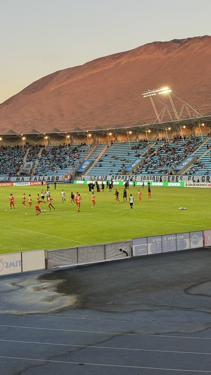 Experiencia estadio, donde se vio un cobreloa que desde el minuto 1 quería ganar el partido, un tapia que es el mejor lateral derecho de la categoría, y muy orgulloso de este equipo. A seguir zorrito que esto recién comienza.👏🏻🧡🦊