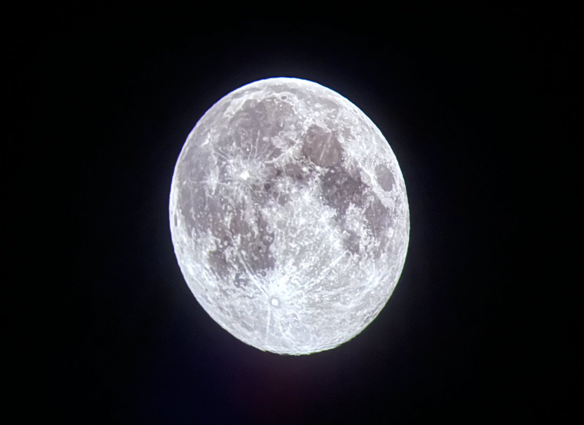 makichuko's tweet photo. 菊地マリコさん(Sleeping Awake)のプラネタリウムコンサート、行ってまいりました〜!🌙✨
満天の星とお月様の下、優しい語りと美しい声で紡がれるストーリー、いつまでも心に残しておきたいと思いました🥲(私までご紹介いただきありがとうございました🙏)
#SleepingAwake
#月の光をさがして https://t.co/8A343s4ebb