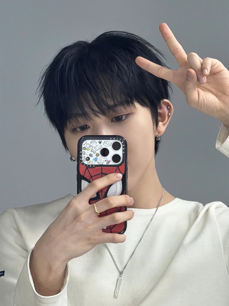 MEMBERS_8TURN's tweet photo. 🤓🤓

#8TURN #에잇턴 #エイトターン
#윤규 #YUNGYU #ユンギュ https://t.co/FoT4A4MFUm