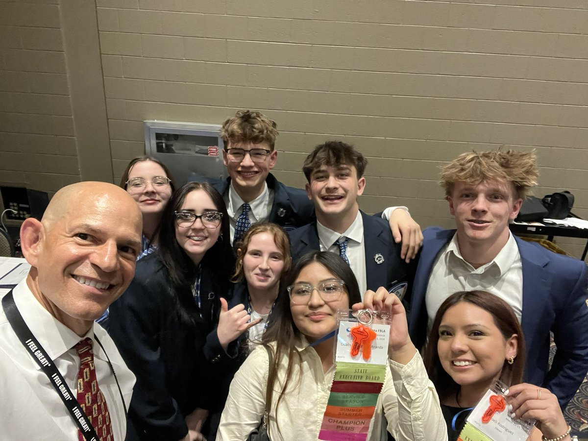 HearTedTalk's tweet photo. I had a blast speaking at the Indiana FBLA State Leadership Conference last evening!  Incredible group of business oriented students!  Thank you to the dedicated conference staff for the opportunity to share my “Keys to Leadership” with everyone there!  #IFeelGreat https://t.co/5RRMHI5FFt