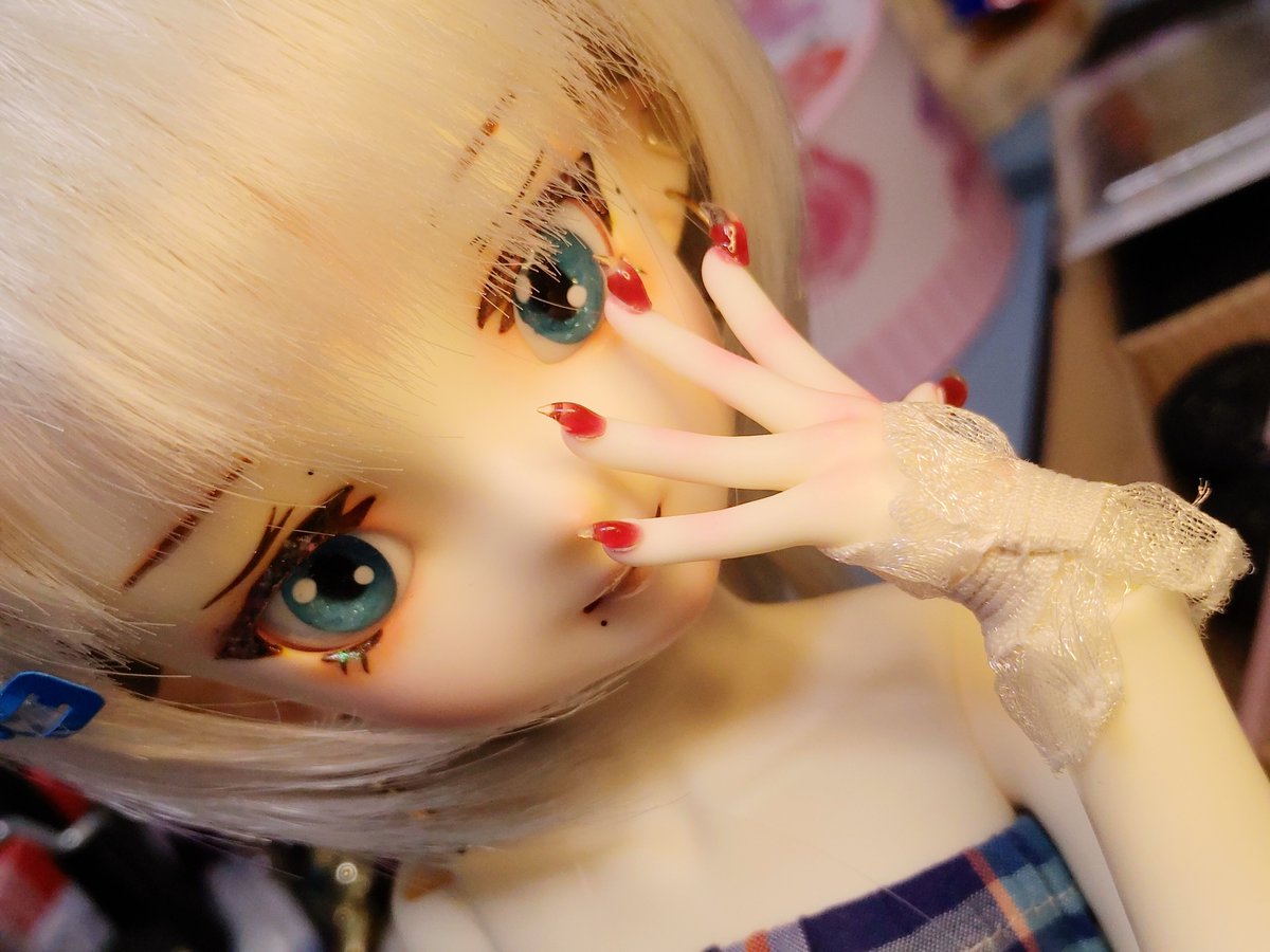 117doll's tweet photo. 猫爪ネイルー🐱
かわいいいいいいいいい💕
爪先をクリアにしたけど白っぽくしても可愛いかも!
ただ根元が平らだからもう少し削ってカーブつけよう🤔
#ドール用ネイルチップ
#妖精さんの贈り物
#menglong https://t.co/Im4lIKUvQb