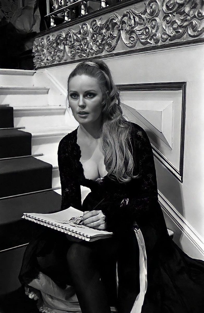 House of Dracula (☥𝐃𝐁) tweet media