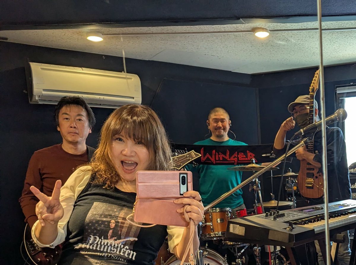 keybow_kiyoshi's tweet photo. Hungry17'sのリハでしたっ🥁

本番は3/28(土)#浦和Narciss ですっ✨

チケットはTiGETより発売中
https://t.co/DUGbDx5RUc

#Winger
#KipWinger
#RebBeach
#JohnRoth
#RodMorgenstein
#PaulTaylor
#Hungry17s https://t.co/H8lOHZXwhB