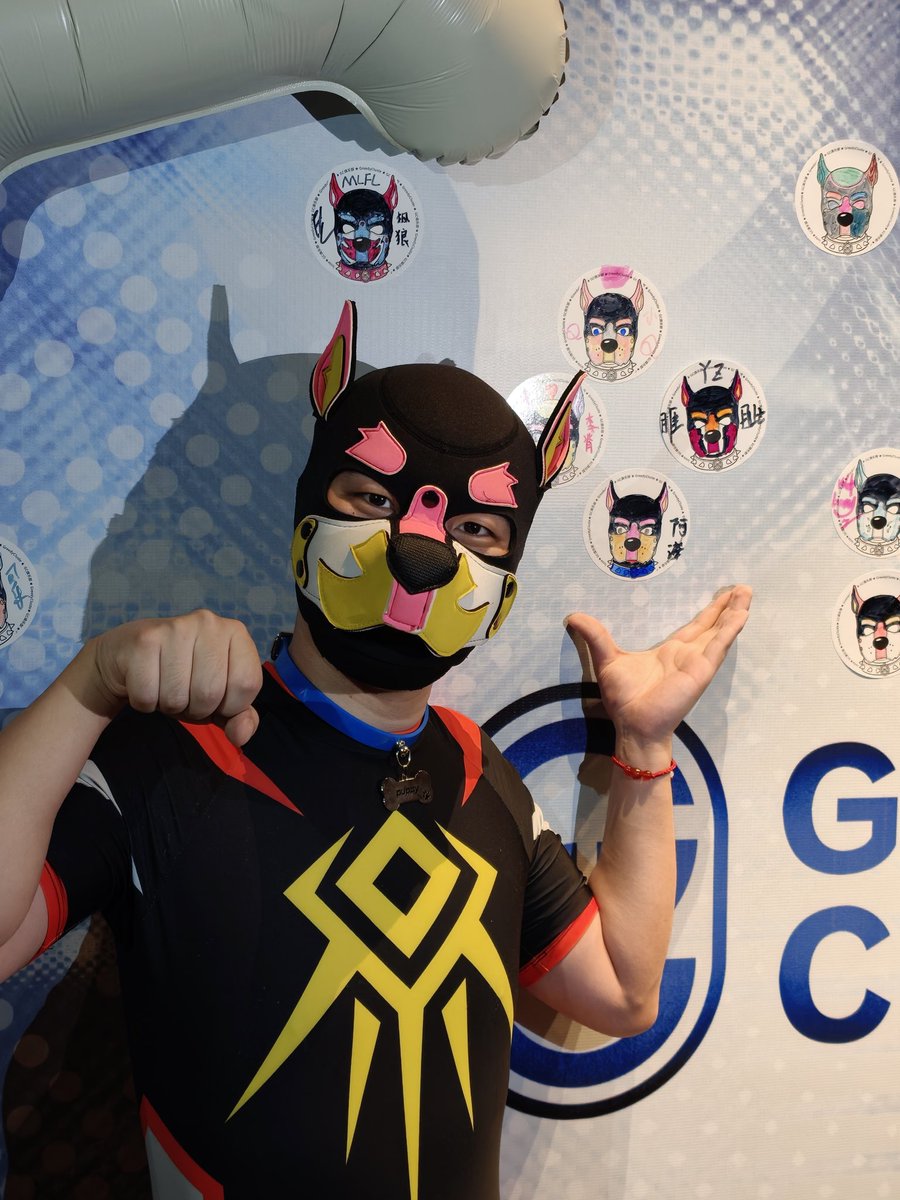 阿诺和小阿诺
快来woof玩呀～
<a href="/GC_Republic/">GreedyCluster © GC俱乐部</a> <a href="/WoofBar1017/">woof吠酒</a>