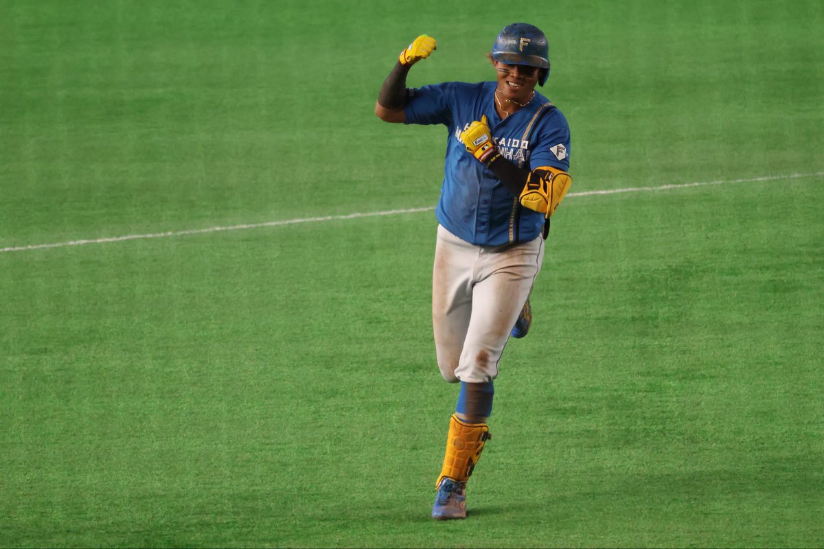 muuummin tweet media