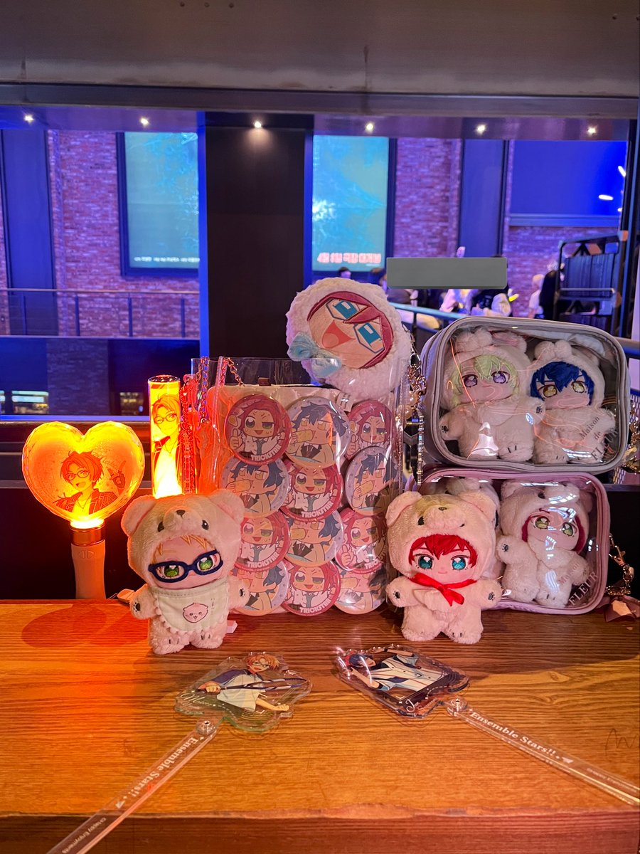dessert_ang's tweet photo. 소리를 너무 질러서 목 아파요 와쮸가나듀 🥵 https://t.co/bEeo7Yh4lV