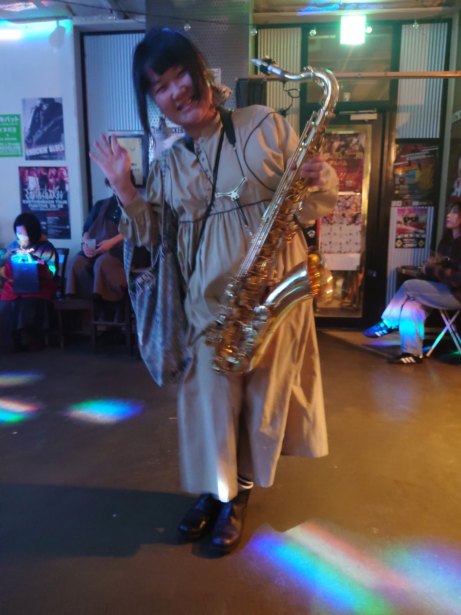 WO0CE0NUWwJ1W7S's tweet photo. 💪POWER〜充電⚡️
完了💖
ありがと😊
#beatsunset
#あいちゃんの歌で泣けた
#素敵な夜
#Revolver https://t.co/gfSONarybf
