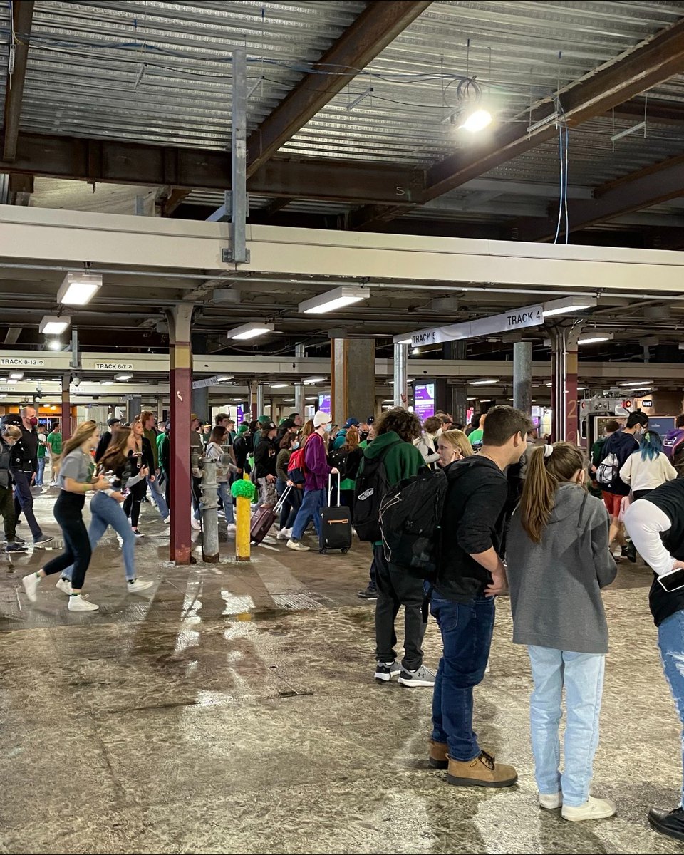 MBTA Commuter Rail tweet media