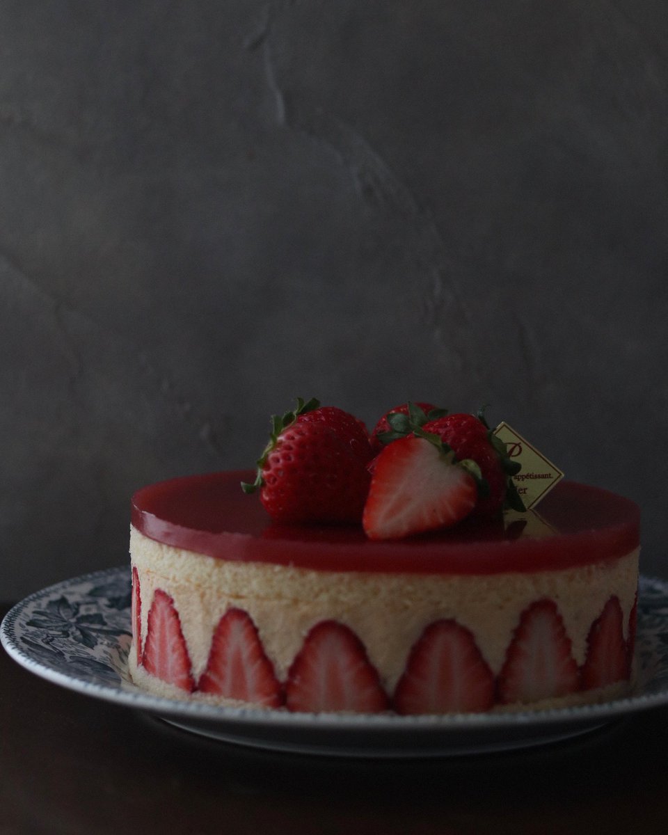 _amour0504's tweet photo. いちごの季節🍓
はるか昔に作ったフレジエ
また作りたいな〜🥣 https://t.co/mXbNatP0RZ