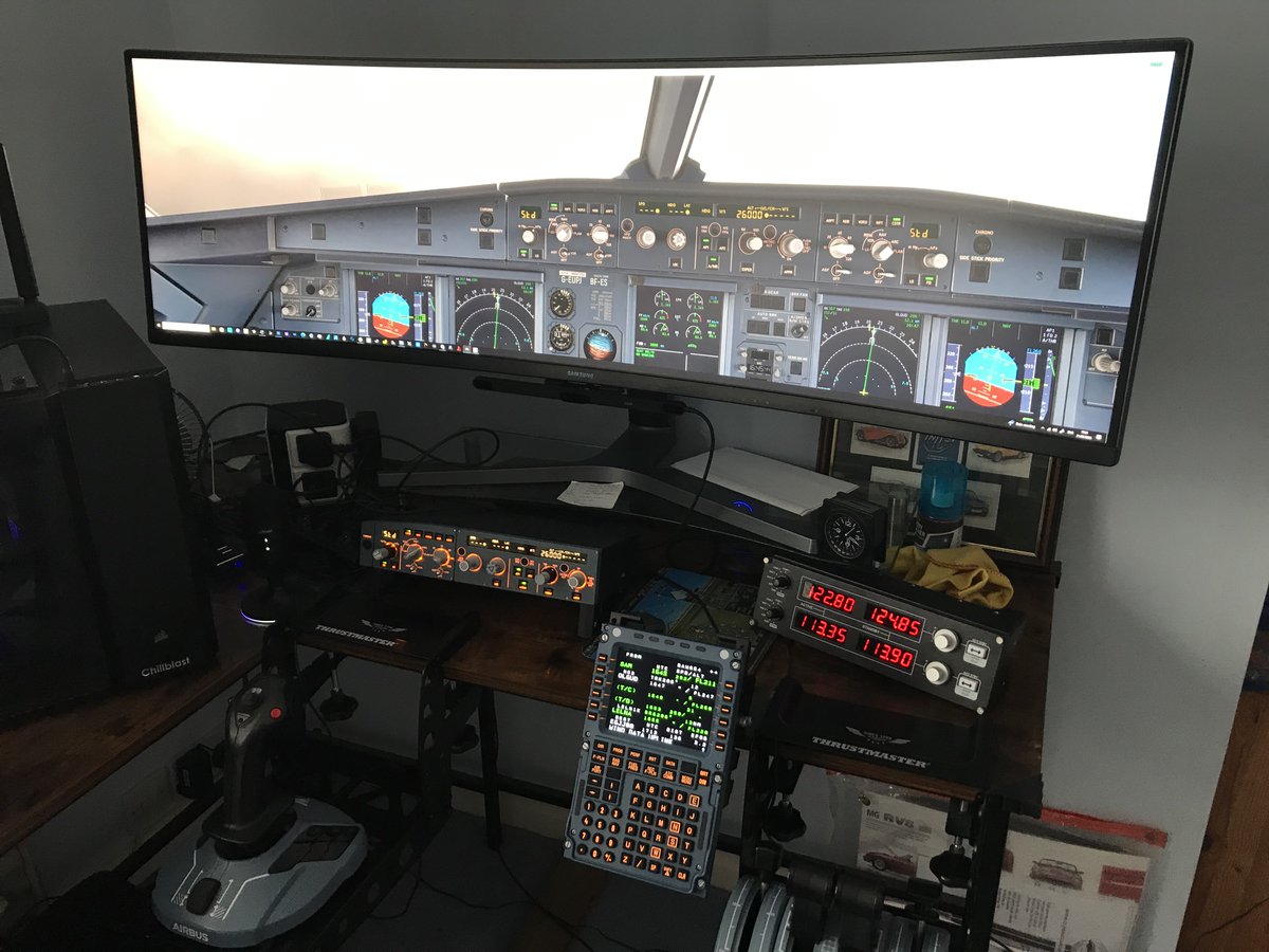 tobiigaming's tweet photo. Leemans’ cockpit is all business: curved display, dedicated panels, and enough hardware to make every approach feel like the real thing ✈️
🖥️ #SimSetupSunday https://t.co/1t66SOkOrN