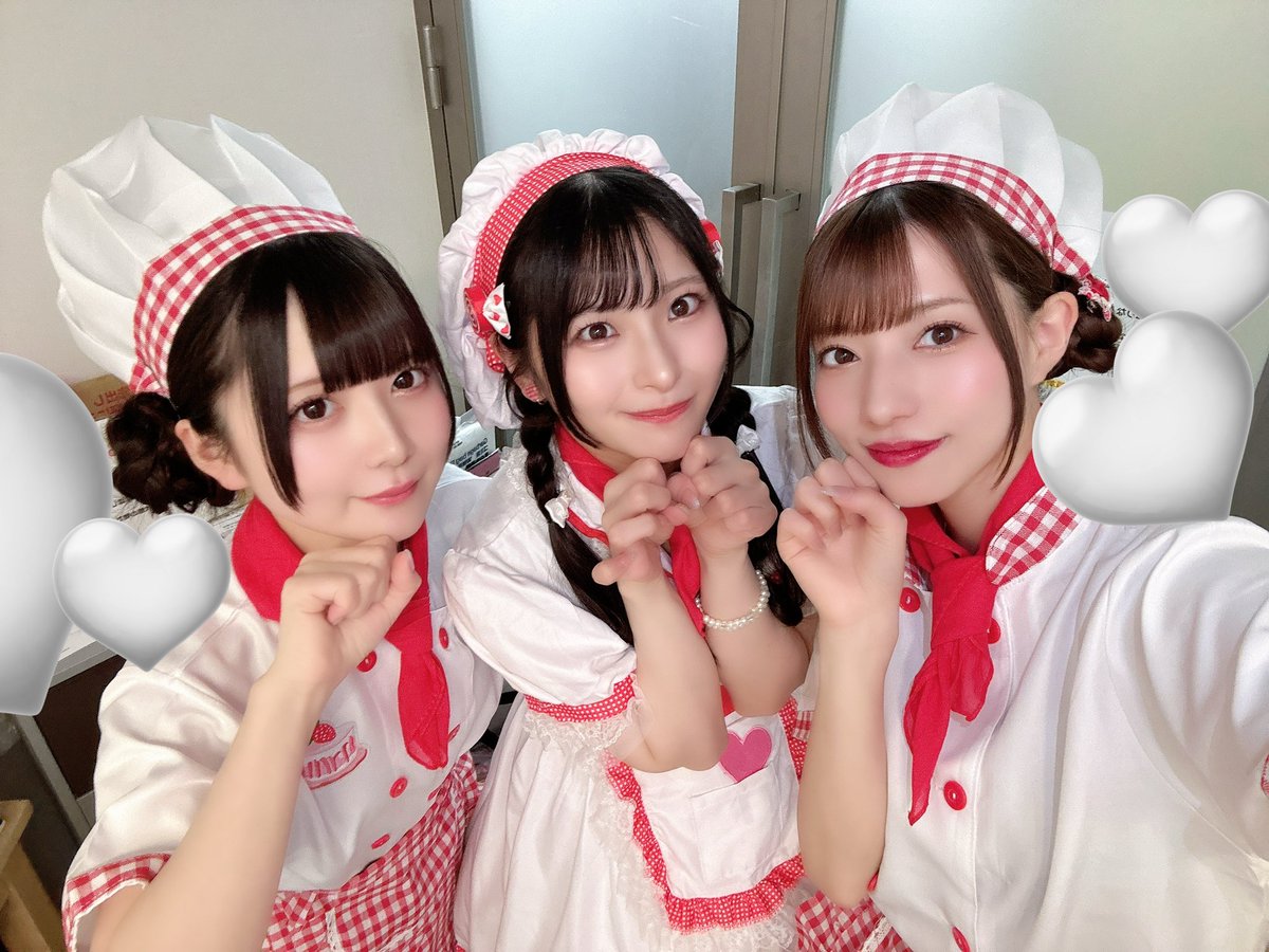 chimu_aaa's tweet photo. 本日はご帰宅とイベントありがとうございました😻&amp;ニコ生も😘❣️❣️❣️

ちあきゃんお誕生日おめでとう🤍🤍🤍🤍🤍🤍🤍みんなで楽しくお祝いできて楽しかった〜〜〜😻🎂💕💕💕
きゃん大好ききゃん😻🤍🤍🤍

これからもちあきゃんに先輩として素敵な背中を見せていけるようにお給仕頑張るぞい😘😘😘 https://t.co/AOYdf6MObc