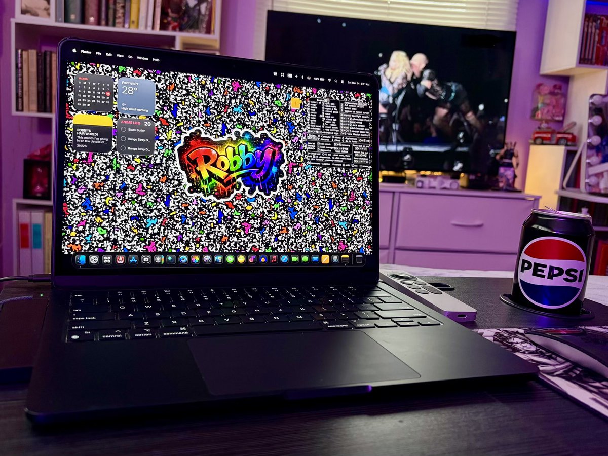 Time to refresh the tech. Designed and printed a new custom vinyl skin for the MacBook with a coordinating desktop wallpaper. Very ME! 🎨😜💻