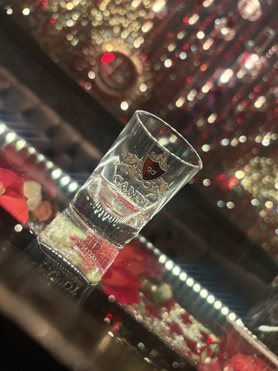 3月14日
CANDY’S 総本店

今年もこの日がやってきました。

CANDYは
12周年を迎えます✨

本日は
最高幹部・幹部は全員 袴姿
CANDY一同 正装にて
皆様をお出迎えさせて頂きます。

さらに今回は

こだわり抜いて制作した
CANDY特注ショットグラス
ついに解禁。

“積み重ねた12年。”