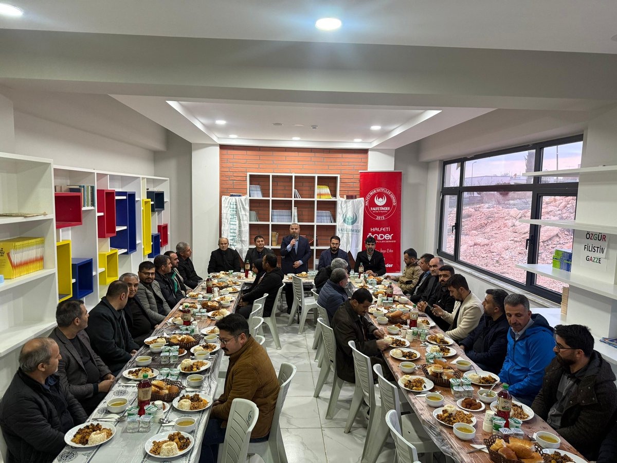 halfetimder's tweet photo. Halfeti Önder İmam Hatipliler Derneği İftar Buluşması.

Halfeti Önder İmam Hatipliler Derneği olarak düzenlediğimiz iftar buluşmasında mezunlarımız, öğrencilerimiz ve gönül dostlarımızla aynı sofrada bir araya gelmenin mutluluğunu yaşadık.

@onderihl https://t.co/D79ekYS344