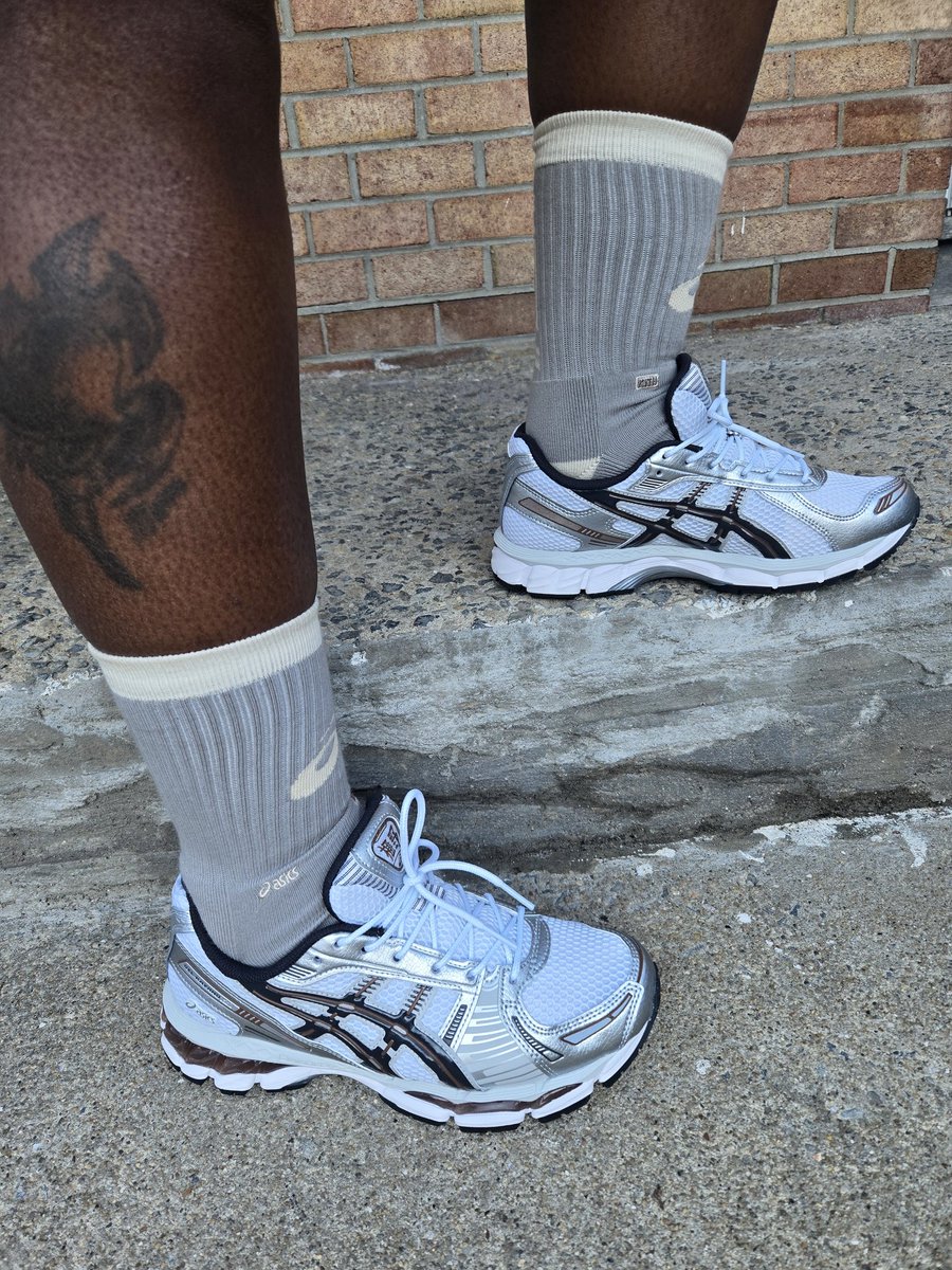 trudyspeaks's tweet photo. π: Asics Gel Kayano 12.1 'White Graphite Grey'
π§¦: Kith Asics collab
.
#kotd #Asics #asicsonly #asicssociety #asicsgelkayano12point1 #firefridays #Unboxedapp #respectherstyle #kith https://t.co/qTCrBGuYzo
