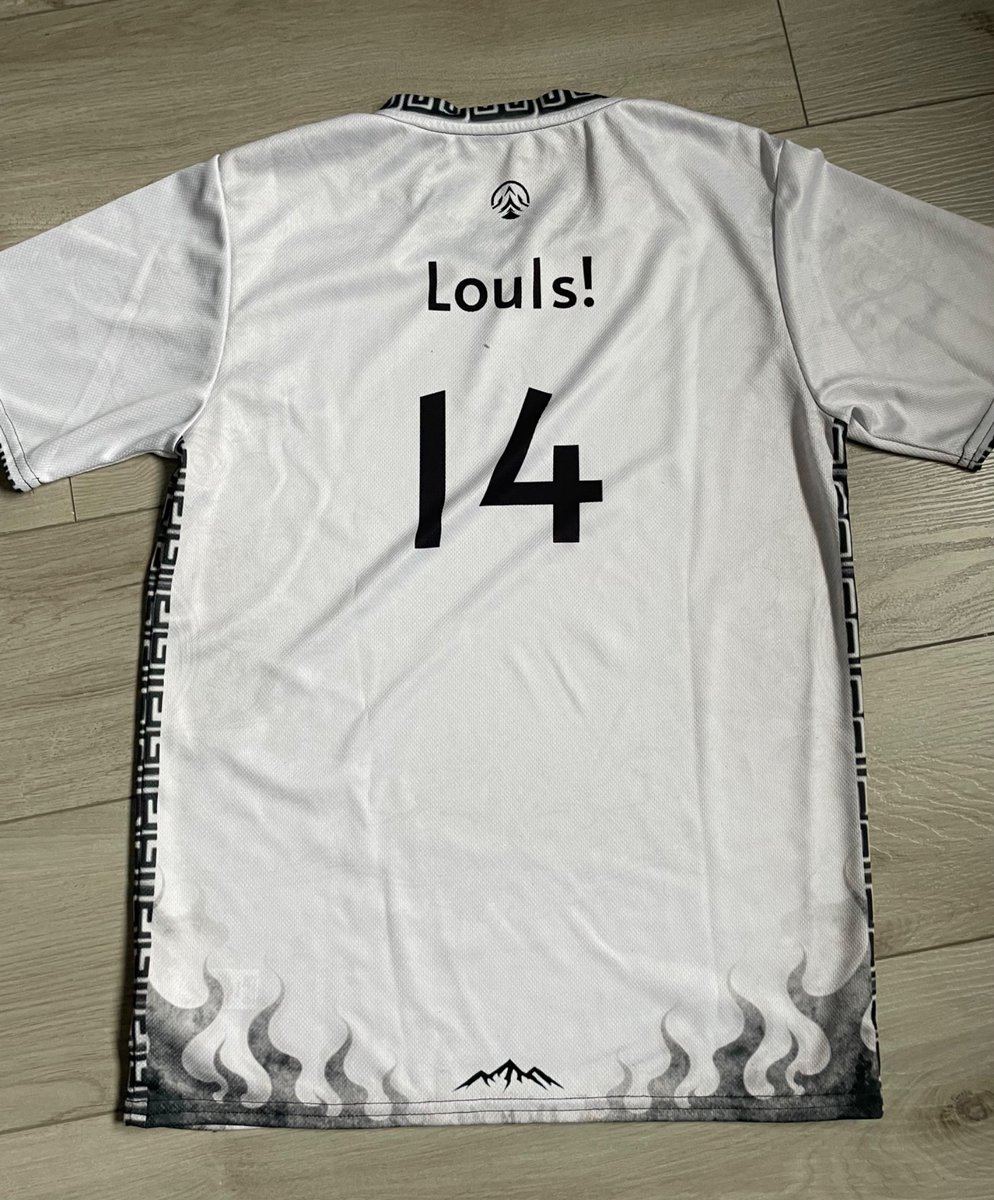 OMP L O U 1 S ! tweet media