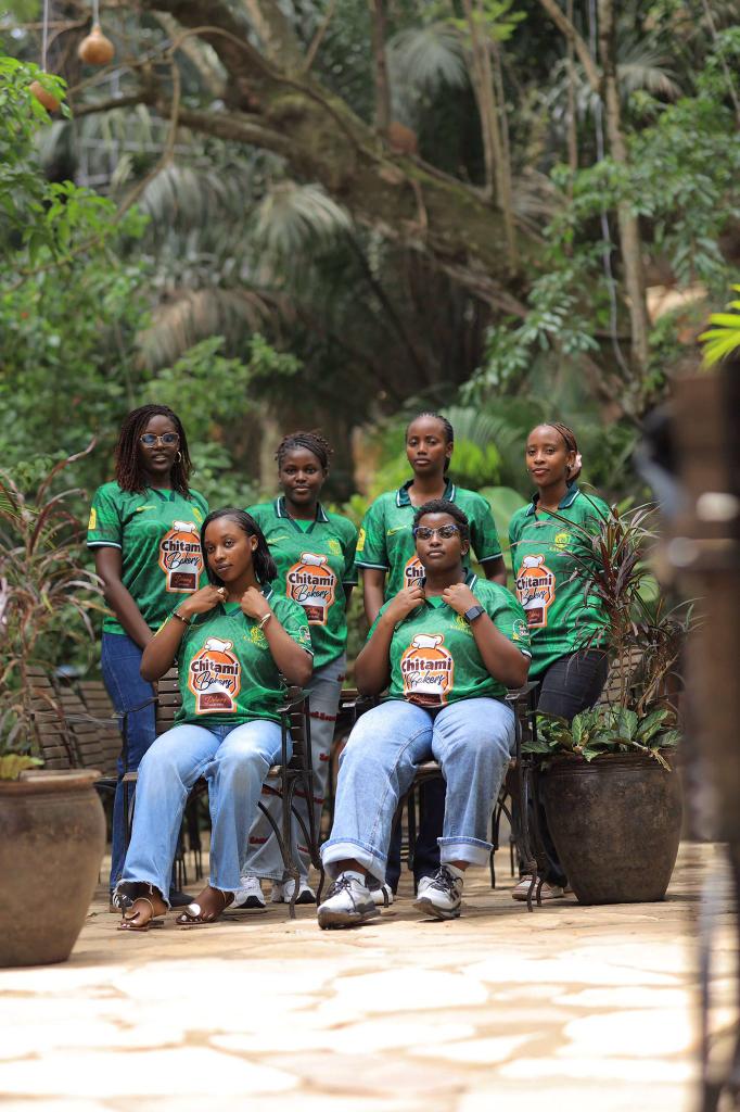 ALUMNI LEAGUES TROLL tweet media